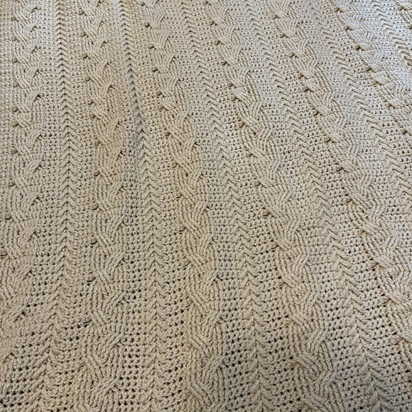 Crochet throw blanket - Picture 5 of 7